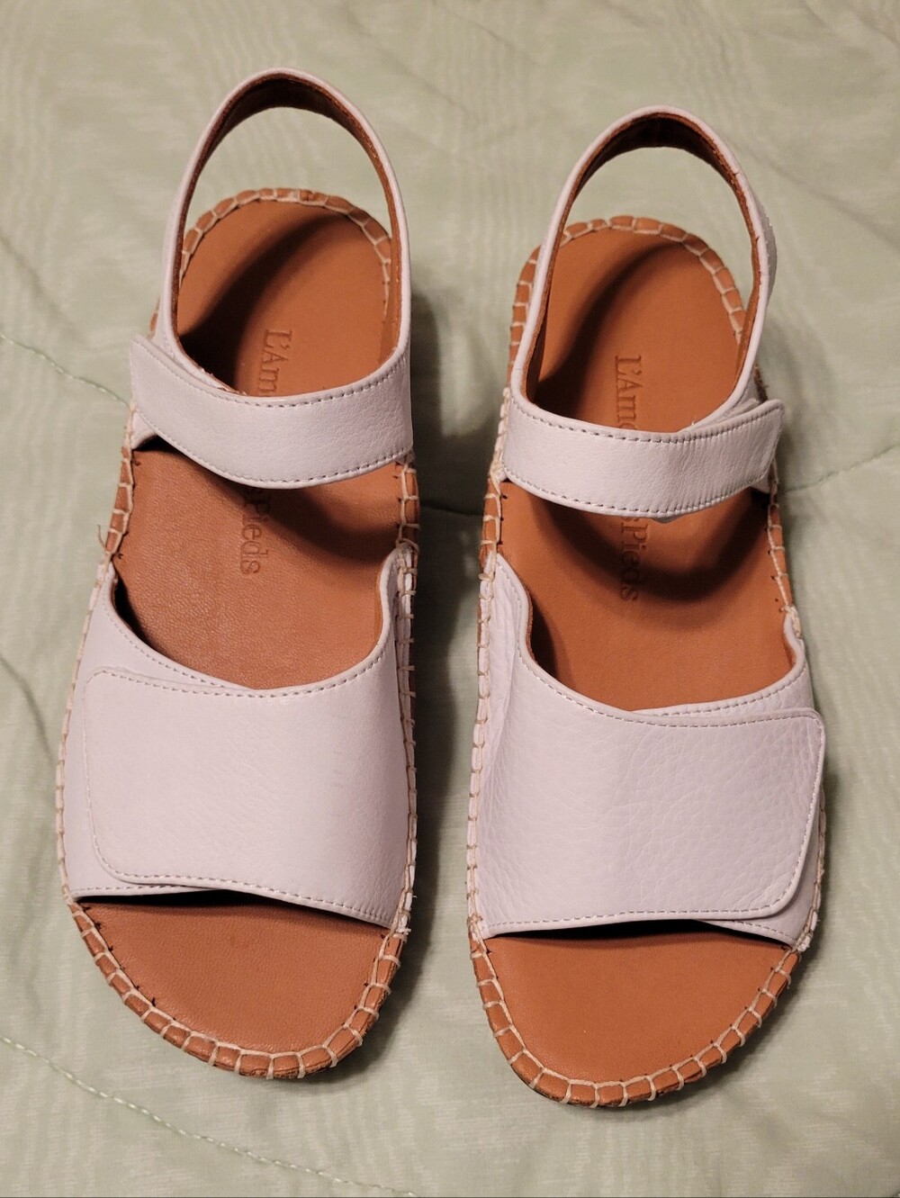 L'Amour Des Pieds Yahya White Leather Wedge Platform Ankle Strap Sandals 8.5